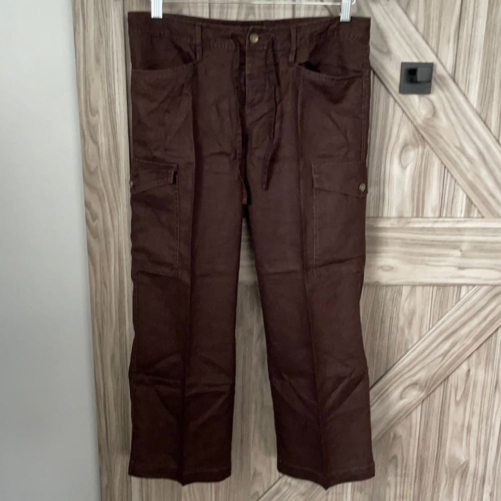 Express brown linen Capri size 4